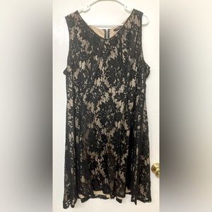 Apt 9 Size 24W Black Lace Dress. Tan fabric liner w/zip back.